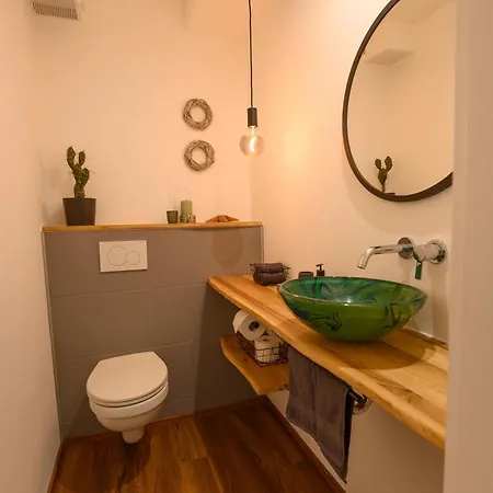 Appartement Nummer Eins - Hufnagel *